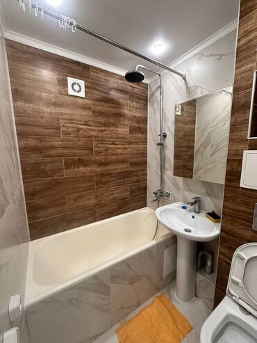 продам 3 х ком кв в мкр: 1 бөлмө, 33 кв. м, 104-серия, 3 кабат, Евроремонт