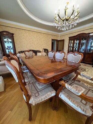 горка мебель: TehiMasa desti. 660azn. 8 stulla. ideal veziyyetde. ünvan capayev*Tehi