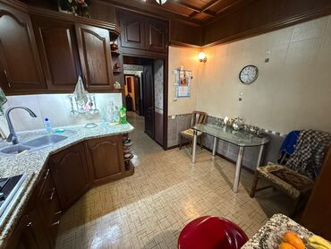 продаю квартиру исанова: 4 комнаты, 94 м², 105 серия, 3 этаж, Евроремонт