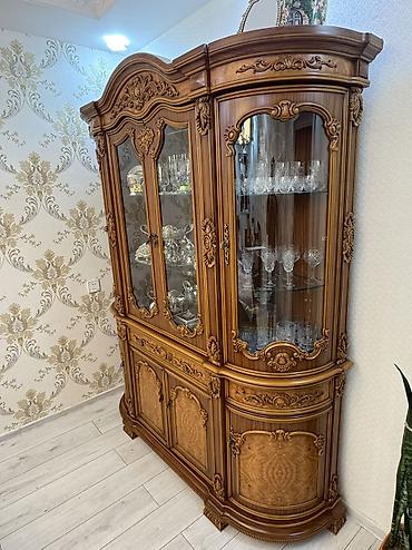 taxt 2ci əl: Çox yaxşı və ideal vəziyyətdədir. Təmiz fıstıq ağacıdır. Qiymət 250 — 2