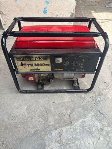 ковры 2 на 3: TIGMAX markalı, TH 3900 DX modeli, benzinlə işləyən elektrik