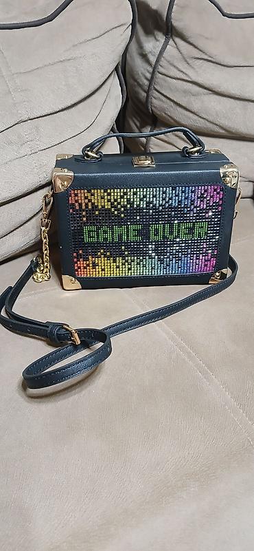 muncuqdan sumka: Qara çanta – “Game Over” mozaika dizaynlı, sərt qutu forması - Ön — 1