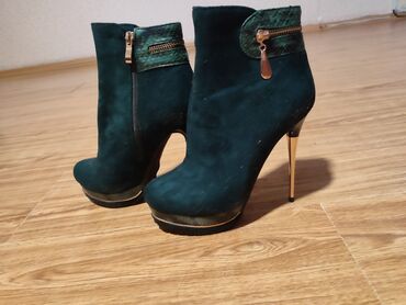 женский ботинка: Ботинки и ботильоны 37, цвет - Зеленый