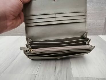 Άλλα: Burberry leather wallet in very good condition, many compartments as — 6