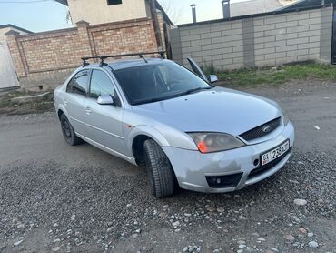 Ford: Ford Mondeo: 2002 г., 1.8 л, Механика, Бензин, Седан
