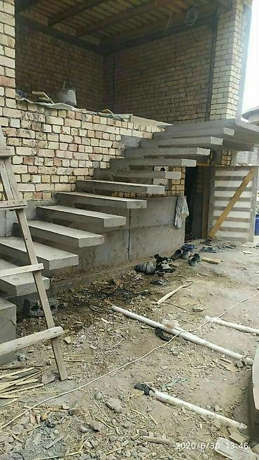 Бетонные лестницы: Сложная на бетонной лестнице винтовой Ная Подъездная обычный хайтек — 10