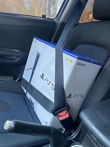 iphone 1e: Sony PlayStation 5 (PS5) — игровая приставка нового поколения в — 1