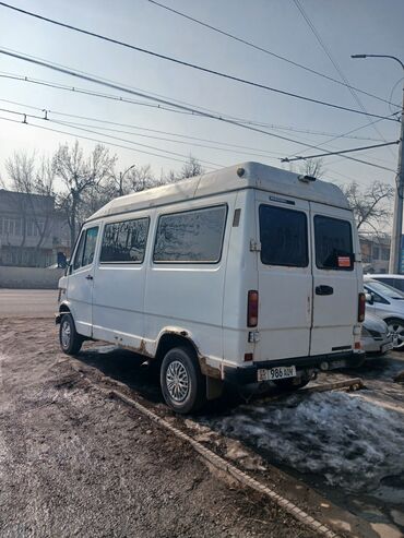 сапоги в хорошем состоянии: Mercedes-Benz : 1989 г., 2.3 л, Механика, Дизель, Бус