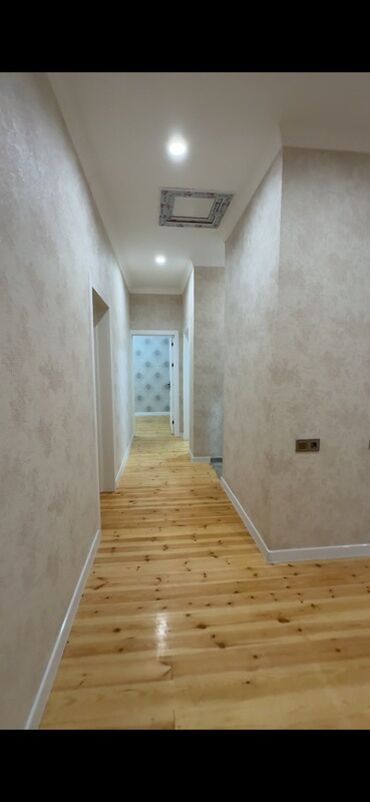 Yeni tikili: Satılır: geniş daxili planlı, işıqlı mənzil/ev Xüsusiyyətlər: - Geniş — 2