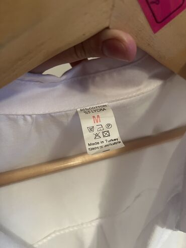 xal xal qadın bluzkaları: Cemi bir defe geyilib M L Xl de geyine biler bow modeldi