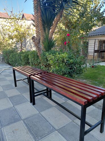 Bağ, çöl masa və oturacaq dəstləri: Metall karkaslı taxta lamelli skamya dəsti - Məhsul: açıq məkana — 2