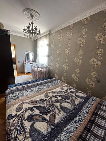 Uzunmüddətli kirayə mənzillər: 4-mikrorayonda Qızıltac Şadlıq sarayının yanında 5 mərtəbəli binanın -da lalafo.az — 5 Uzunmüddətli kirayə mənzillər: 4-mikrorayonda Qızıltac Şadlıq sarayının yanında 5 mərtəbəli binanın — 5