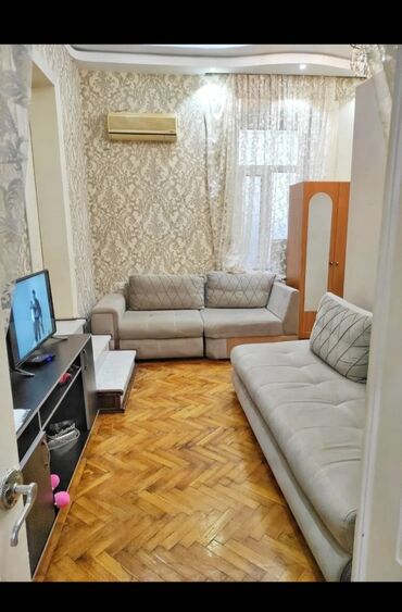 сдача квартир почасово: Kiraye ucun genis ve funksional hostel Yatag otagi qonag otagi metbex