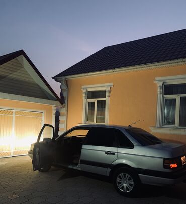 Volkswagen: Volkswagen Passat: 1988 г., 1.8 л, Механика, Бензин, Седан at lalafo.kg — 9 Volkswagen: Volkswagen Passat: 1988 г., 1.8 л, Механика, Бензин, Седан — 9