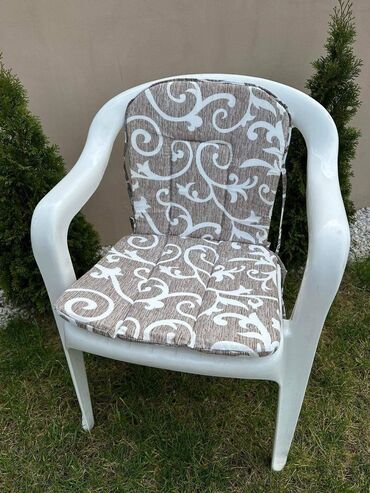 Ostali kućni dekor: Podmetači za stolice od table sundjera️ Dimenzije podmetača:82x40️ — 9