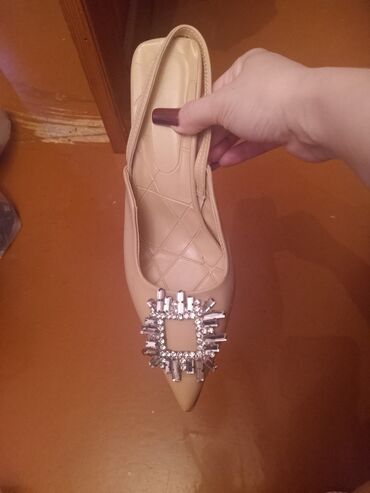 Свадебные платья и аксессуары: Bej rəngli qadın ayaqqabısı – slingback model - Burun: uclu, elegant