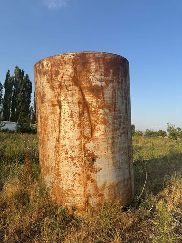 срочно в связи с переездом: Продаю ёмкость 10куб