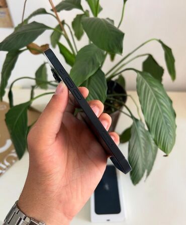 Apple iPhone: IPhone 13, Midnight, Face ID — 5