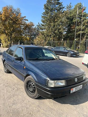 Volkswagen Passat: 1991 г., 1.8 л, Седан