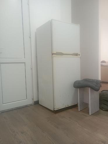 mini refrigerator: Двухкамерный холодильник с верхним морозильным отделением — 1