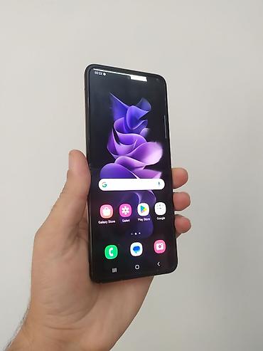 Samsung Galaxy Z Flip 3, 256 ГБ, цвет - Черный, Отпечаток пальца — 1