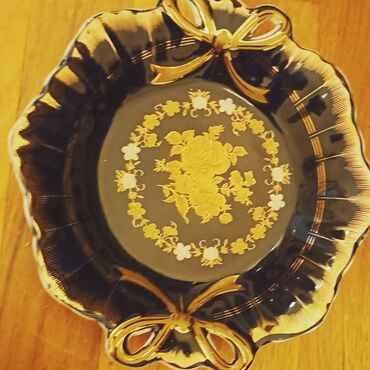 Digər dəstlər və servizlər: Kobalt Çexiya . Qiymətlər fərqlidir .6,8,10,12,15 manat . votsap — 2