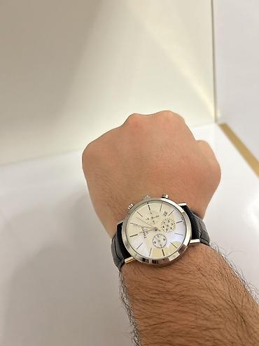 swatch black coat: Orijinal saat

Tissot kişi qol saatı – klassik xronoqraf
Qutusu var — 4