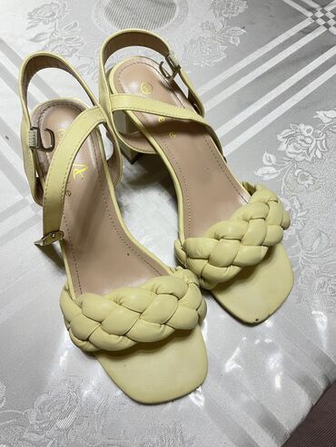 обувь из европы: 1раз одело цвет лимон