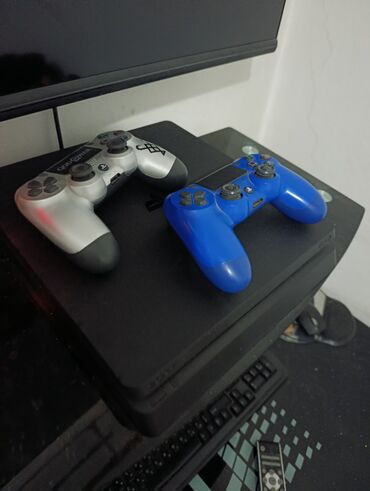 redmi 13c цена в бишкеке: Продаю Sony PlayStation 4 Slim с двумя беспроводными контроллерами