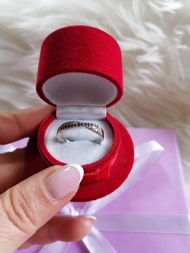 Prstenje: Cena 1200din — 28