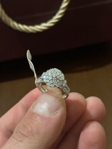 Üzüklər: Nişan, Üzük, Ağ qızıl, 750 Əyar, Brilyant, 1.01-1.50 Karat — 5