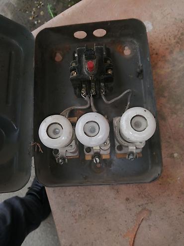 ucuz mal: Sovet istehsalı elektrik paylama qutusu (sigortalı), metal korpusda — 3