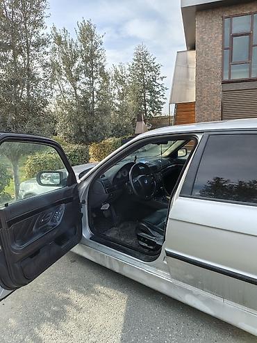 bmw f10 lip: BMW 7 Series sedan (E38), gümüş rəngli, 4 qapılı, arxa ötürücülü — 10