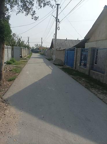 Продажа коттеджей и домов: Продаётся частный дом с большим двором и хозяйственными постройками at lalafo.kg — 2 Продажа коттеджей и домов: Продаётся частный дом с большим двором и хозяйственными постройками — 2