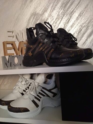 Women's Sneakers and athletic shoes: 39 — 2