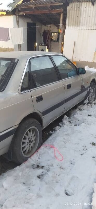 накитка авто: Mazda 616: 1989 г., 2.2 л, Механика, Бензин, Седан