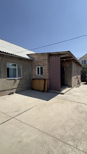 Продажа коттеджей и домов: Дом с участком - Кирпичный дом с двускатной крышей, фасад огражден — 14