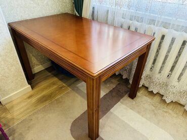 мебель деревянная: Стол, цвет - Коричневый