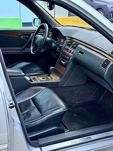 Mercedes-Benz: Mercedes-Benz E-Class: 2001 г., 3.2 л, Автомат, Бензин, Седан — 11