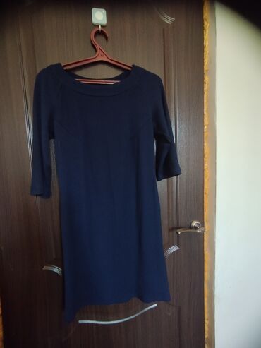 Көйнөктөр: Күнүмдүк көйнөк, Италия, Күз-жаз, Кыска модель, Трикотаж, L (EU 40)