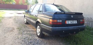 унверсал пасат: Volkswagen Passat: 1993 г., 2 л, Механика, Бензин, Седан