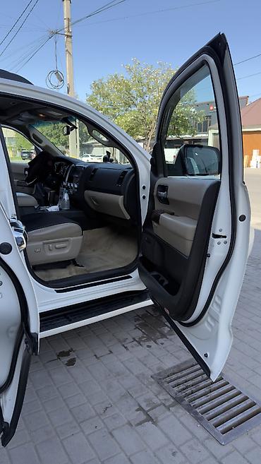 sequia: Toyota Sequoia: 2010 г., 5.7 л, Газ, Внедорожник — 3