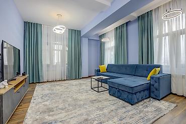 hostel osh: 2 комнаты, Бишкек Парк ТРЦ, Душевая кабина, Постельное белье, Кондиционер — 7