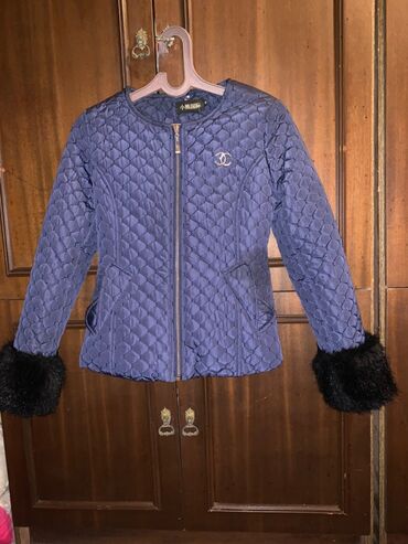 Куртки: Женская куртка M (EU 38), цвет - Синий