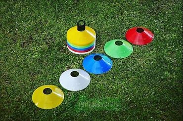 футбольные мячи: Тренировочные фишки для разметки поля. Материал: пластик. В