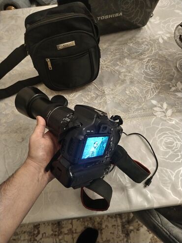 Fotokameralar: Barter olunur Canon 600d Yaddaş karti Adoptor Grip bateraka bloku