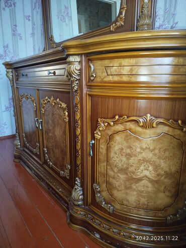 Komodlar: İşlənmiş, Güzgülü — 9