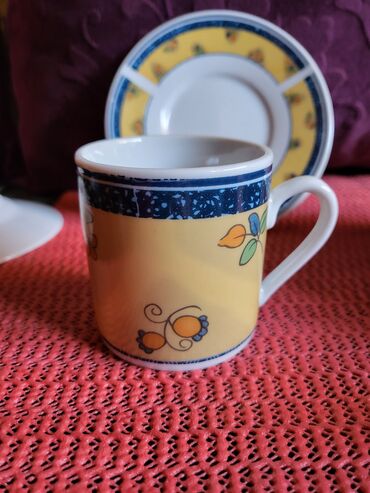 Kuhinjski setovi: Soljice nove porcelanske za kafu. Soljice komada 6 u ceni,kutija — 7