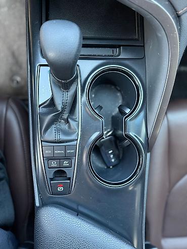 Toyota: Toyota Camry: 2019 г., 2.5 л, Гибрид — 14