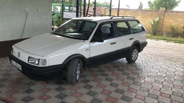 Транспорт: Volkswagen Passat: 1990 г., 1.8 л, Механика, Бензин, Универсал